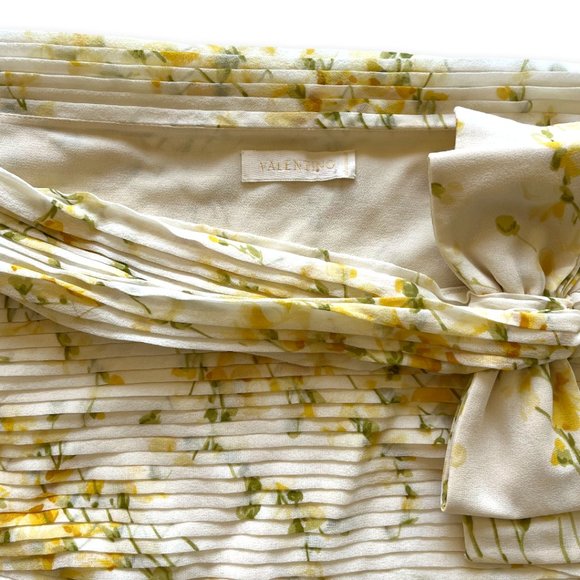 VALENTINO Yellow Floral Off-the-Shoulder Blouse Size Medium Excellent Condition - Picture 2 of 7